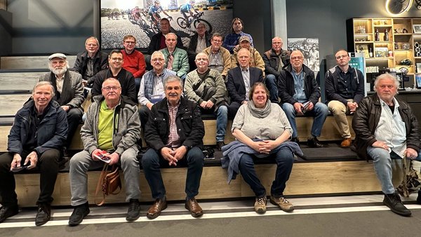 Gruppenbild Ehrenamtliche beim Seminar